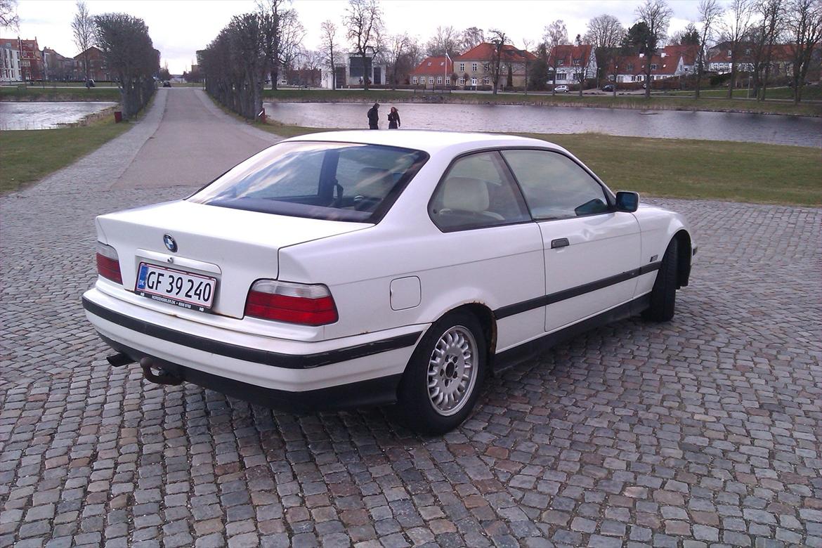 BMW E36 320I - SOLGT billede 19