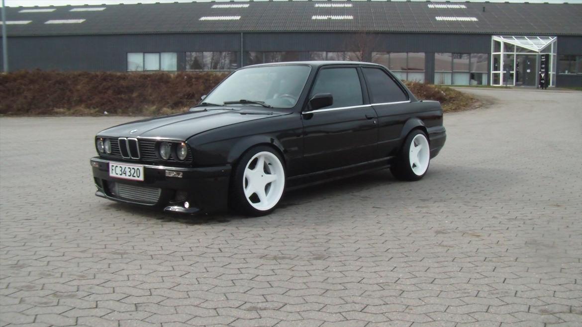 BMW E30 325 tds billede 2