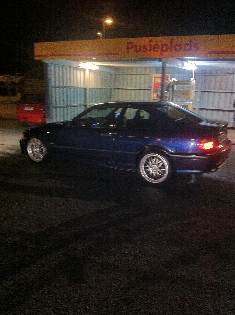 BMW E36 318is coupe billede 2