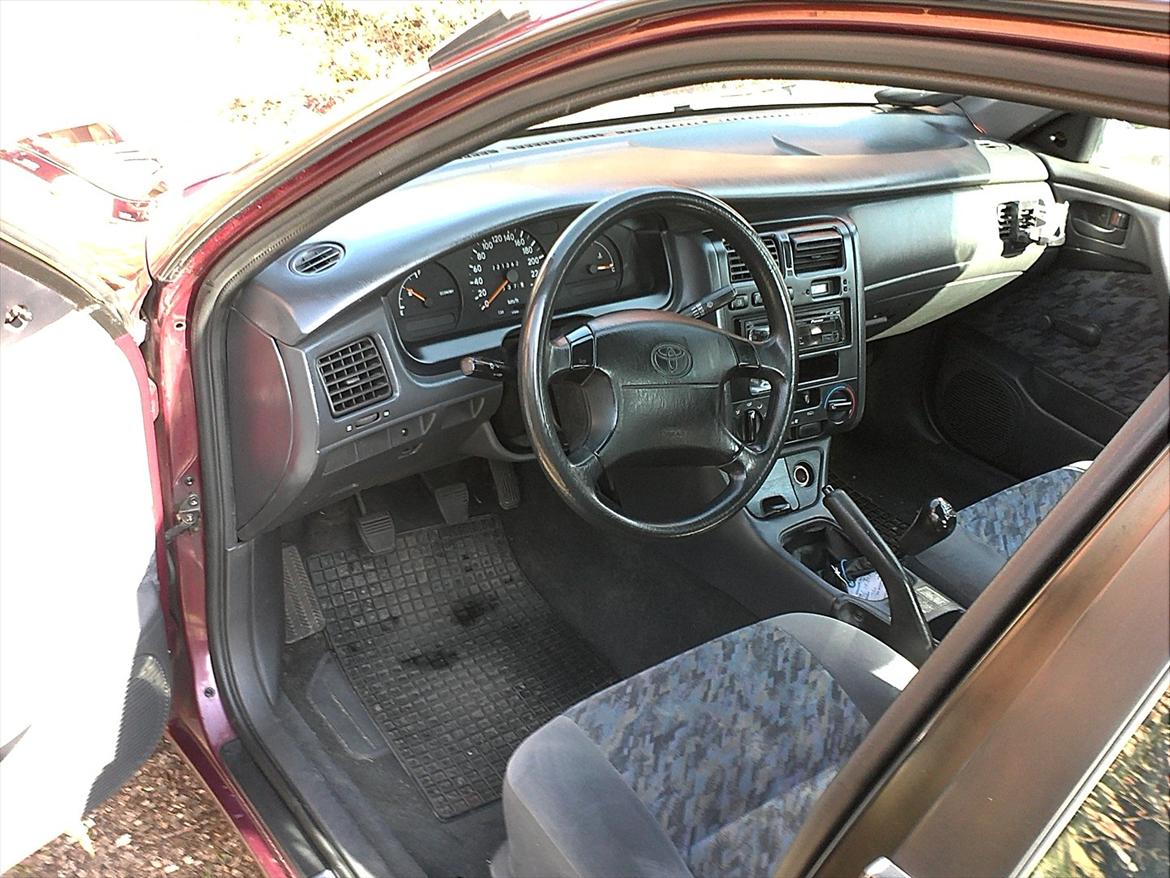 Toyota Carina E billede 8