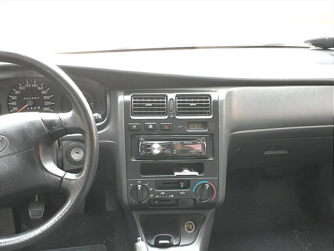 Toyota Carina E billede 14