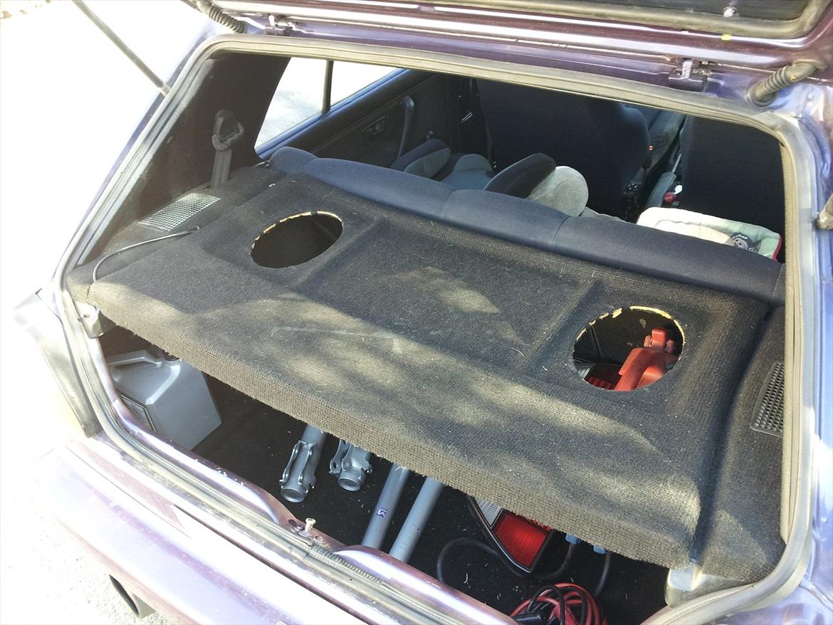 VW Golf 2 GTI 16v DØD pga. brand...! - Har fundet en hattehylde UDEN store huller...
Nu venter jeg bare på at få den hjem... billede 12