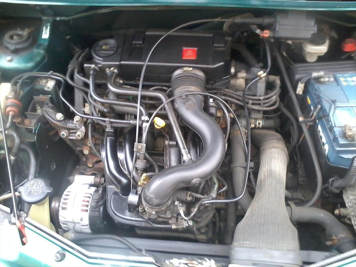 Citroën #berlingo# - et beskidt maskine rum.. billede 2