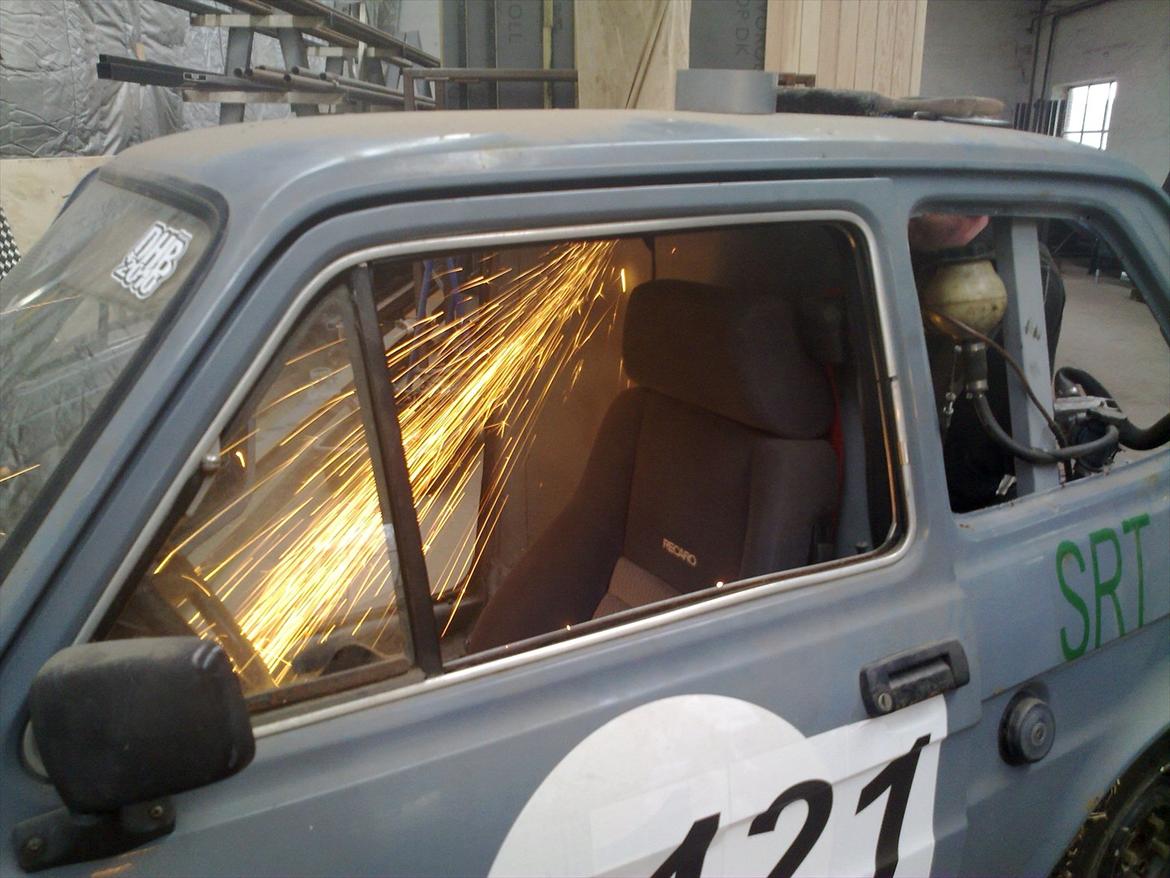 Fiat 126 Dragracer - 2012 Kenneth er ved at ommøblere så der kan blive plads til VTR billede 6