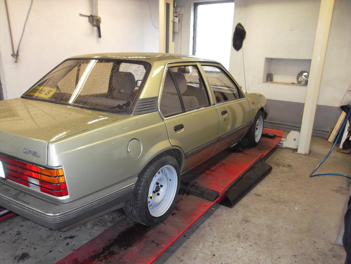 Opel Ascona C 1.6s SOLGT billede 19