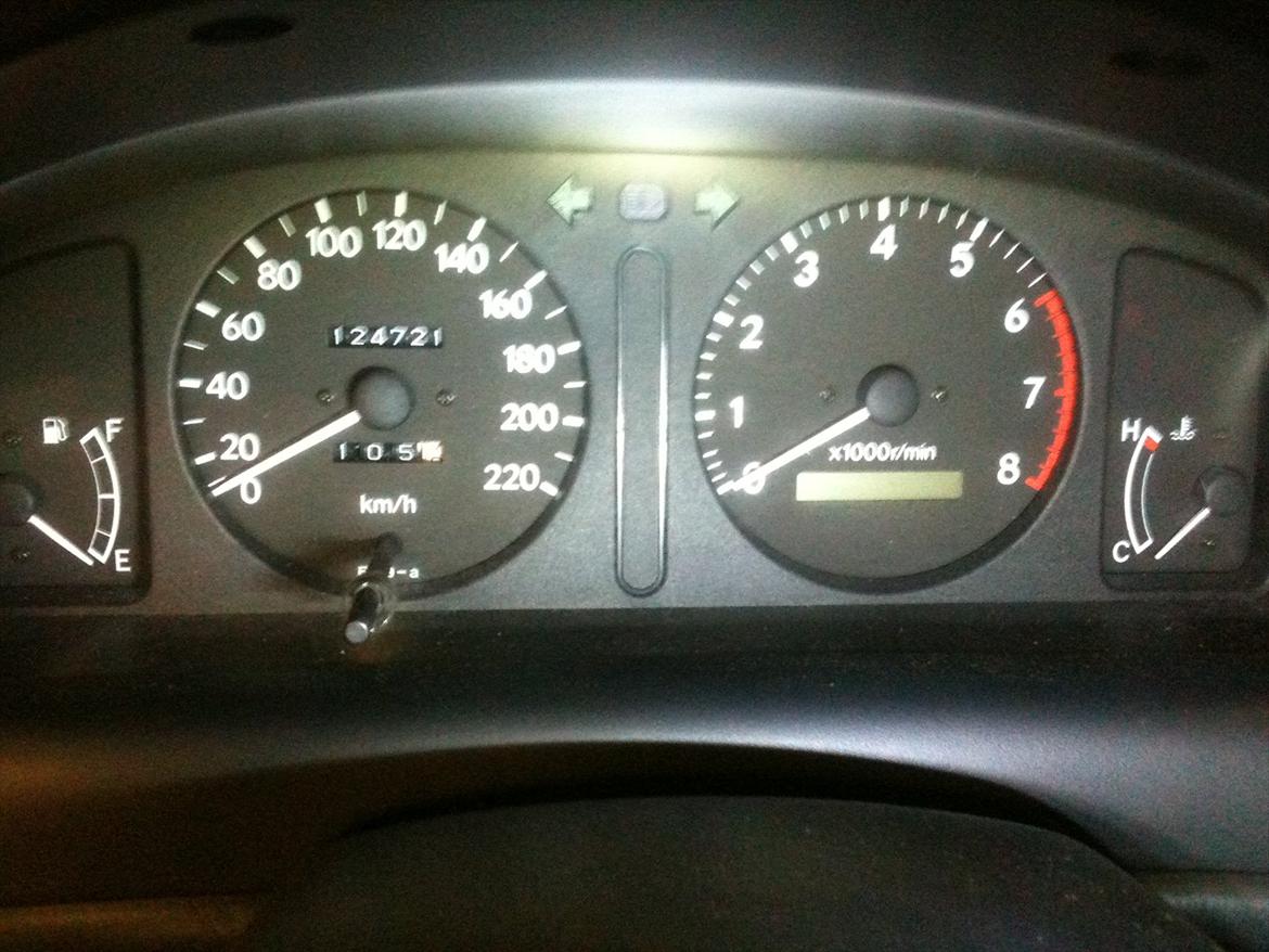 Toyota Corolla E11 1,3 Monte Carlo solgt - Jep, 124.000 km. Har servicebog til at bakke det tal op.  billede 13