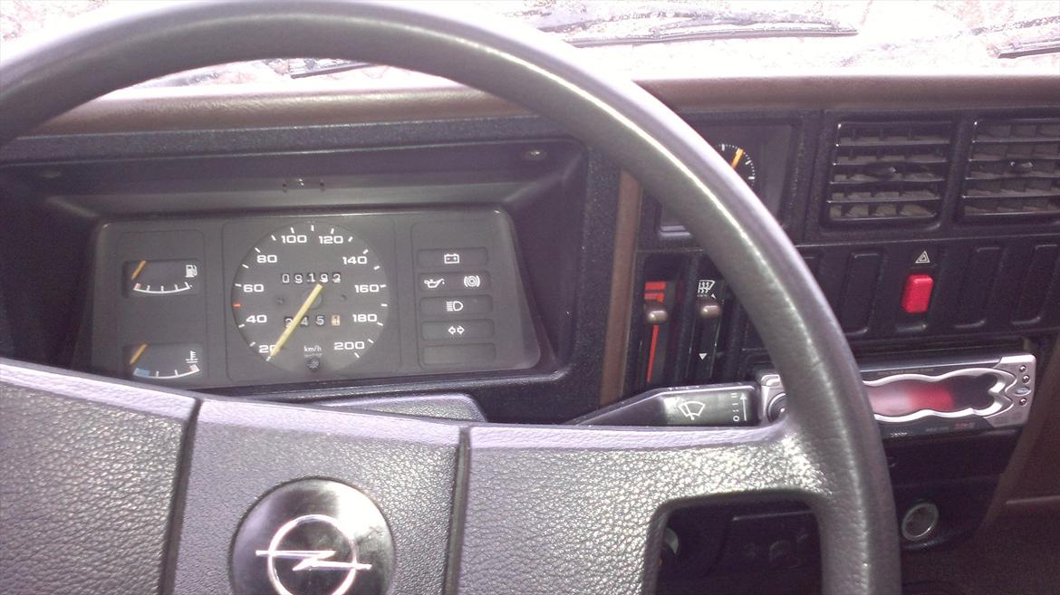 Opel kadett d 14 se/ v6 ? billede 8