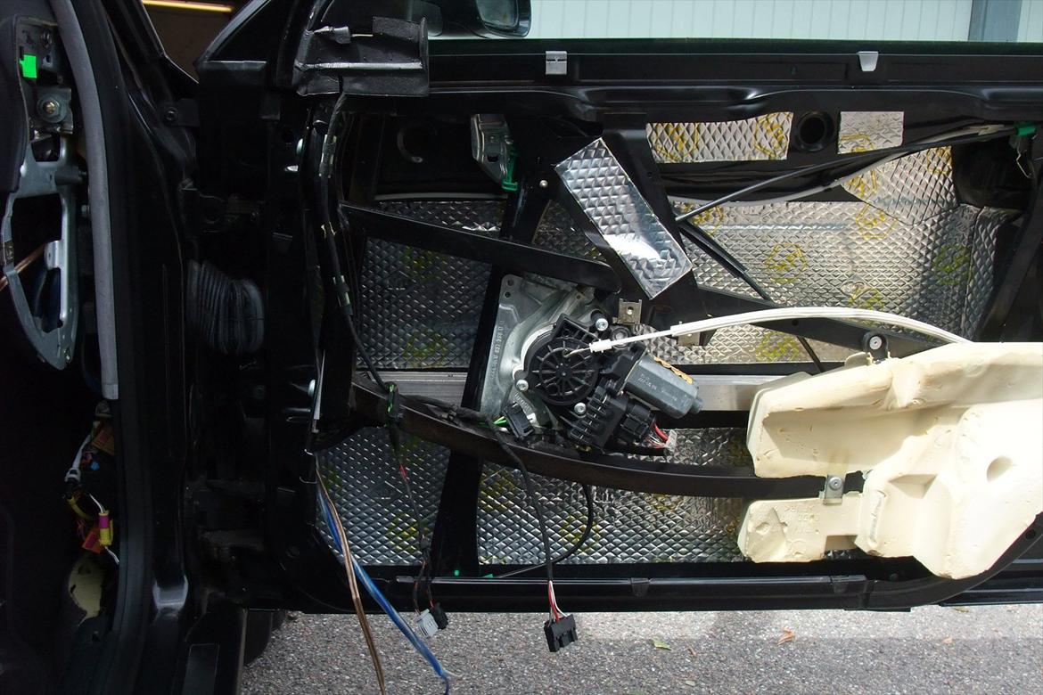 Audi A4 Avant Quattro 2,8 Tiptronic - STP Gold støjdæmpning i alle døre billede 15