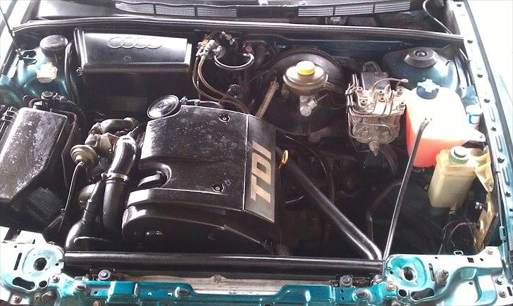 Audi 80 Avant 1,9 TDi - 1Z motor med plastcovers billede 7