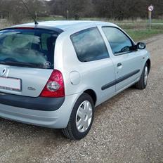 Renault Clio 1.2 8V Authentique