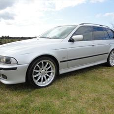 BMW 530D Touring M-EDITION