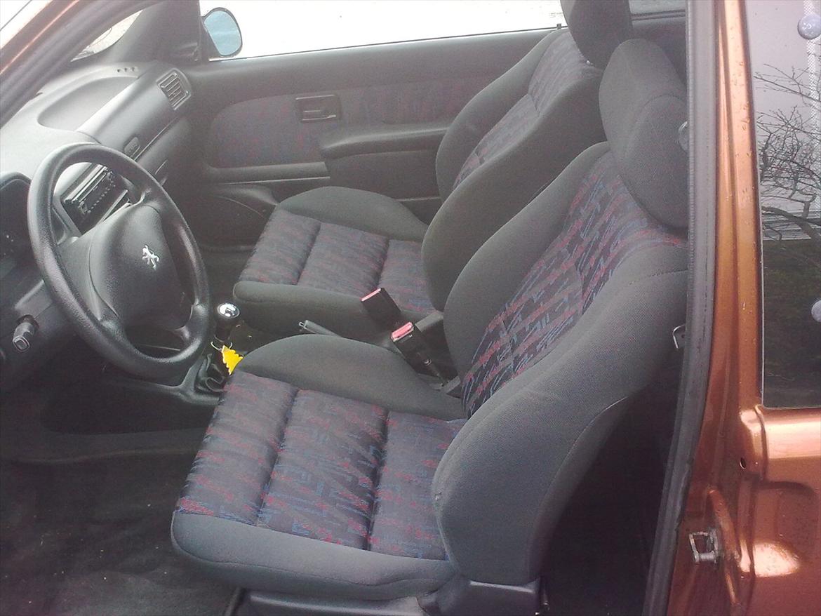 Peugeot 106 1.6 GTI 16V SOLGT billede 10