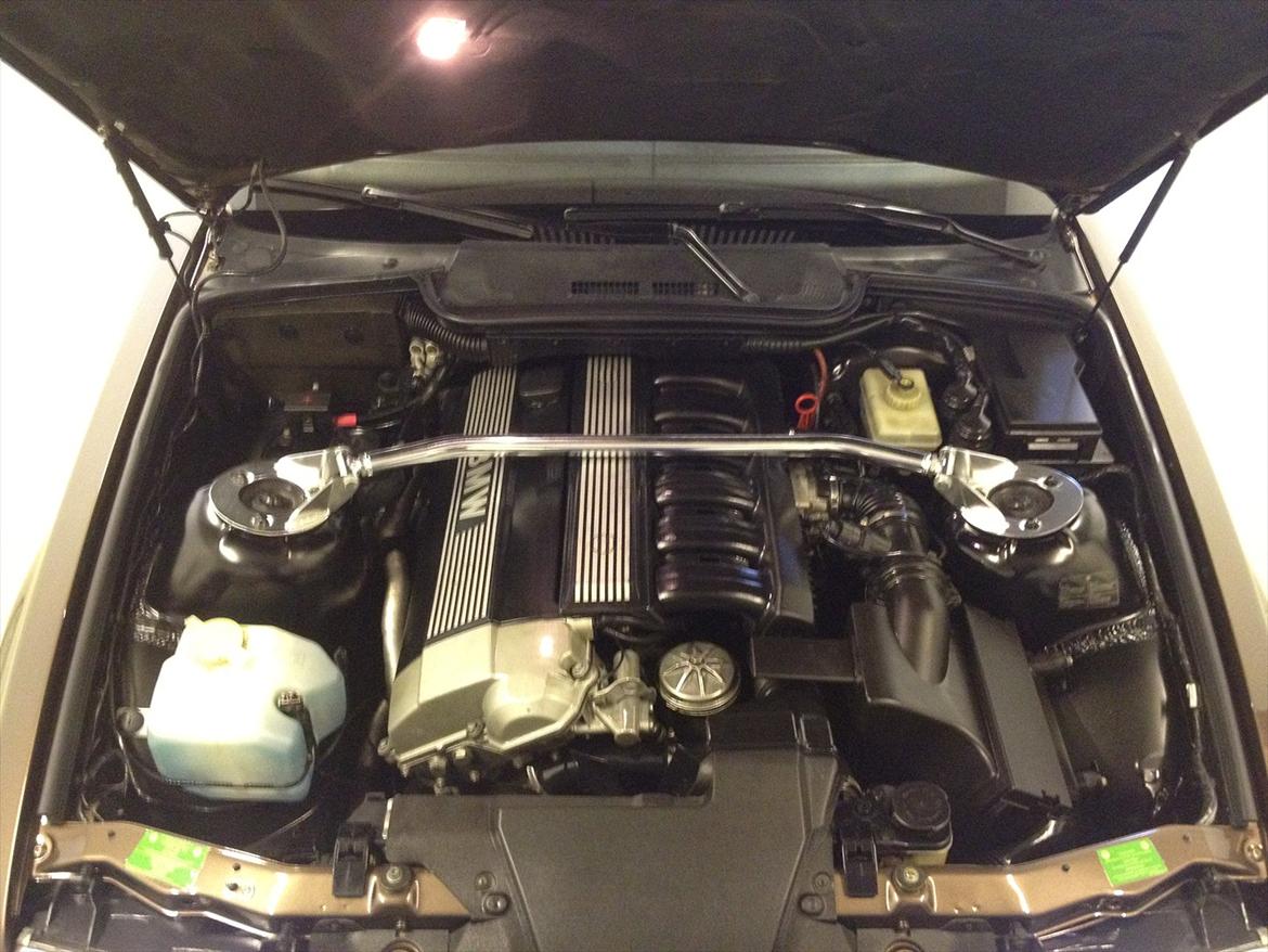 BMW 325i Cabriolet  billede 7