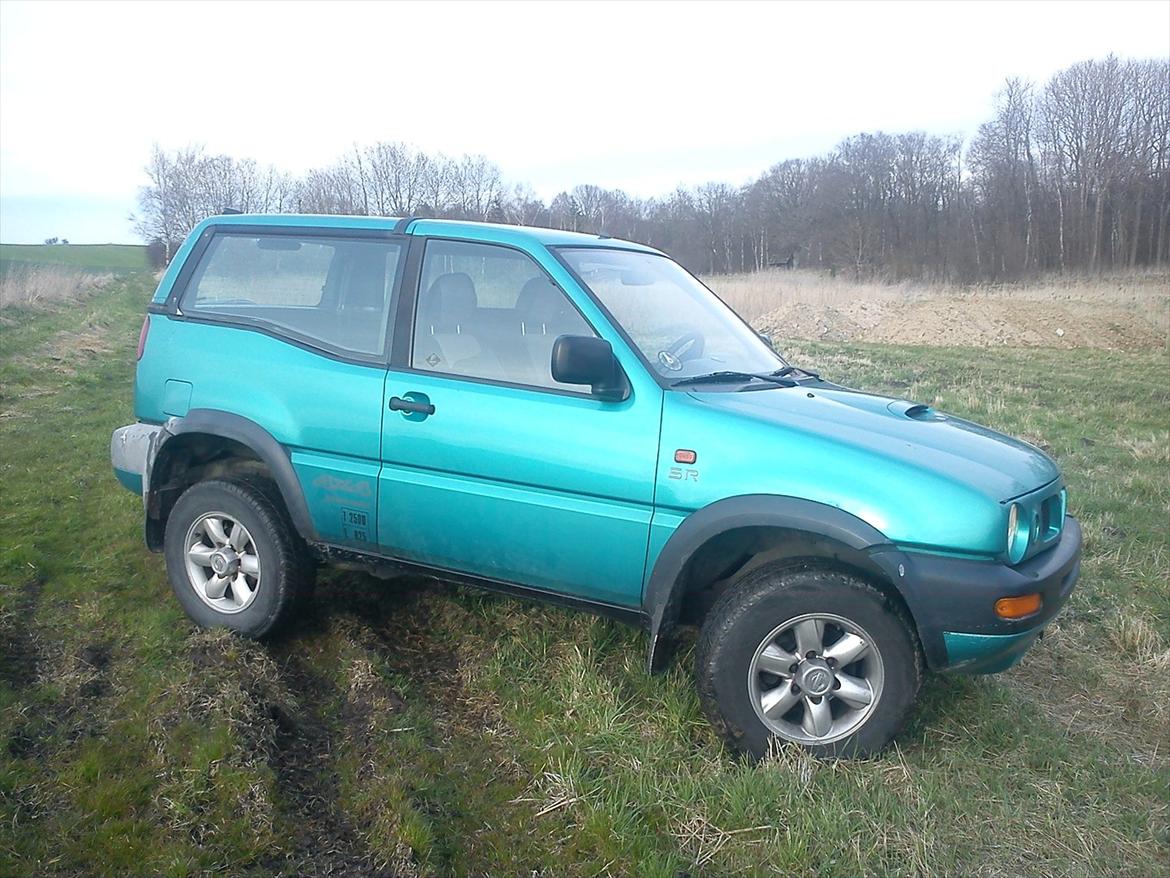 Nissan Terrano 2 billede 1
