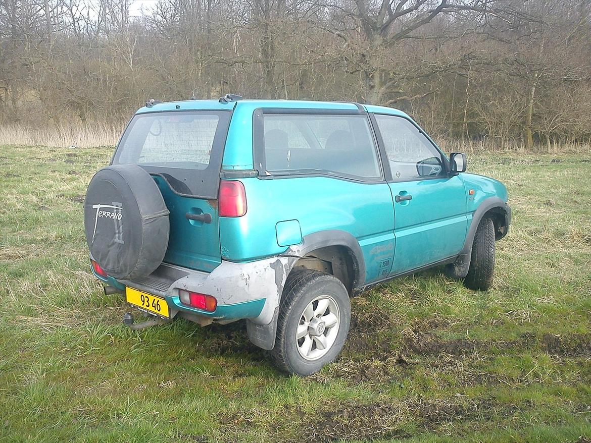 Nissan Terrano 2 billede 2