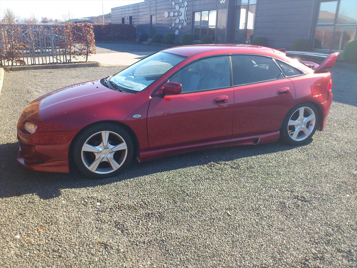 Mazda 323f billede 1