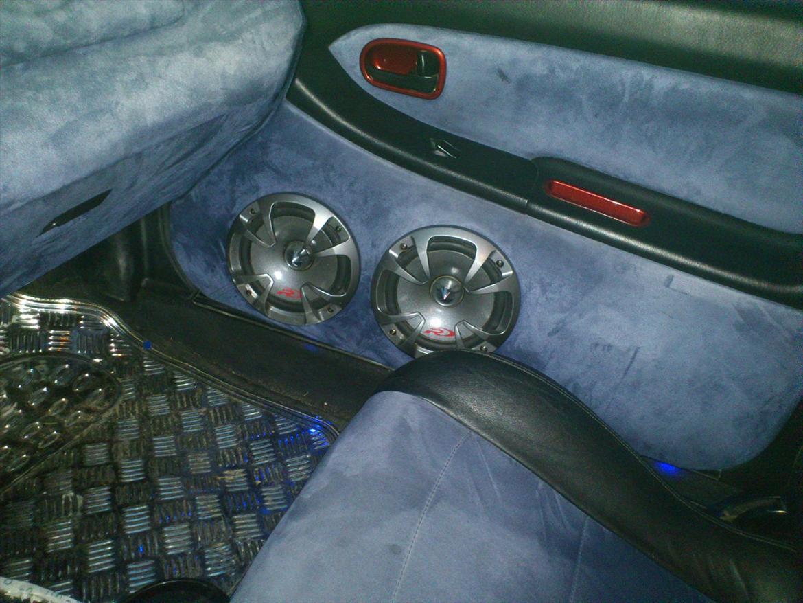 Mazda 323f billede 3