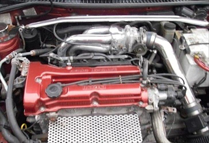 Mazda 323f billede 9