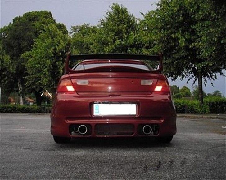 Mazda 323f billede 10