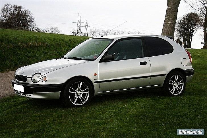 Toyota corolla e11 billede 3