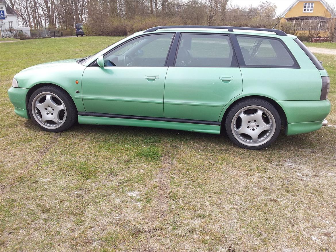 Audi A4 2,6 V6 avant Quattro billede 4