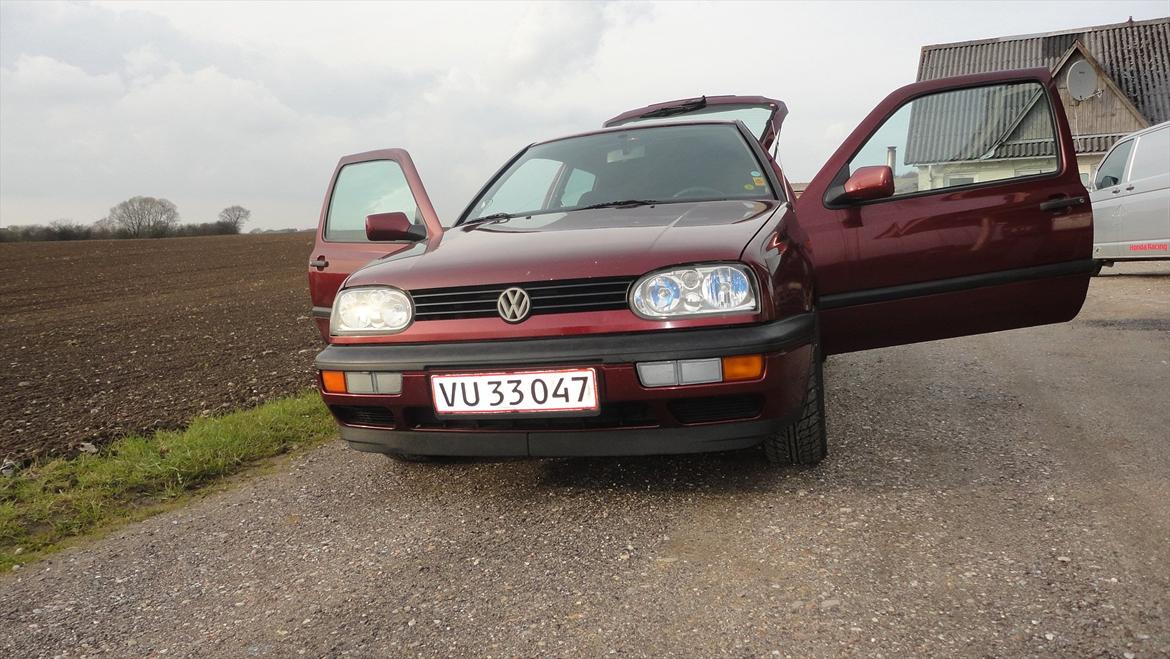 VW Golf 3 1,8 Gl (solgt!) billede 1