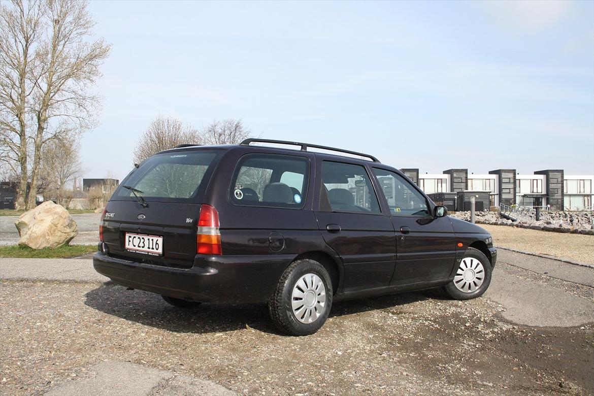 Ford Escort 1.6 CLX Stationcar (solgt) billede 5