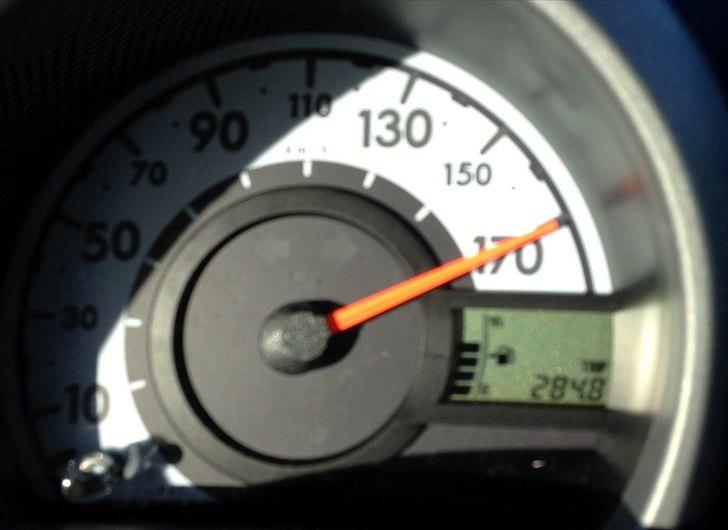 Peugeot 107 - 170 km/t på de tyske autobahn. Ned ad bakke og godt med medvind i ryggen :D billede 13