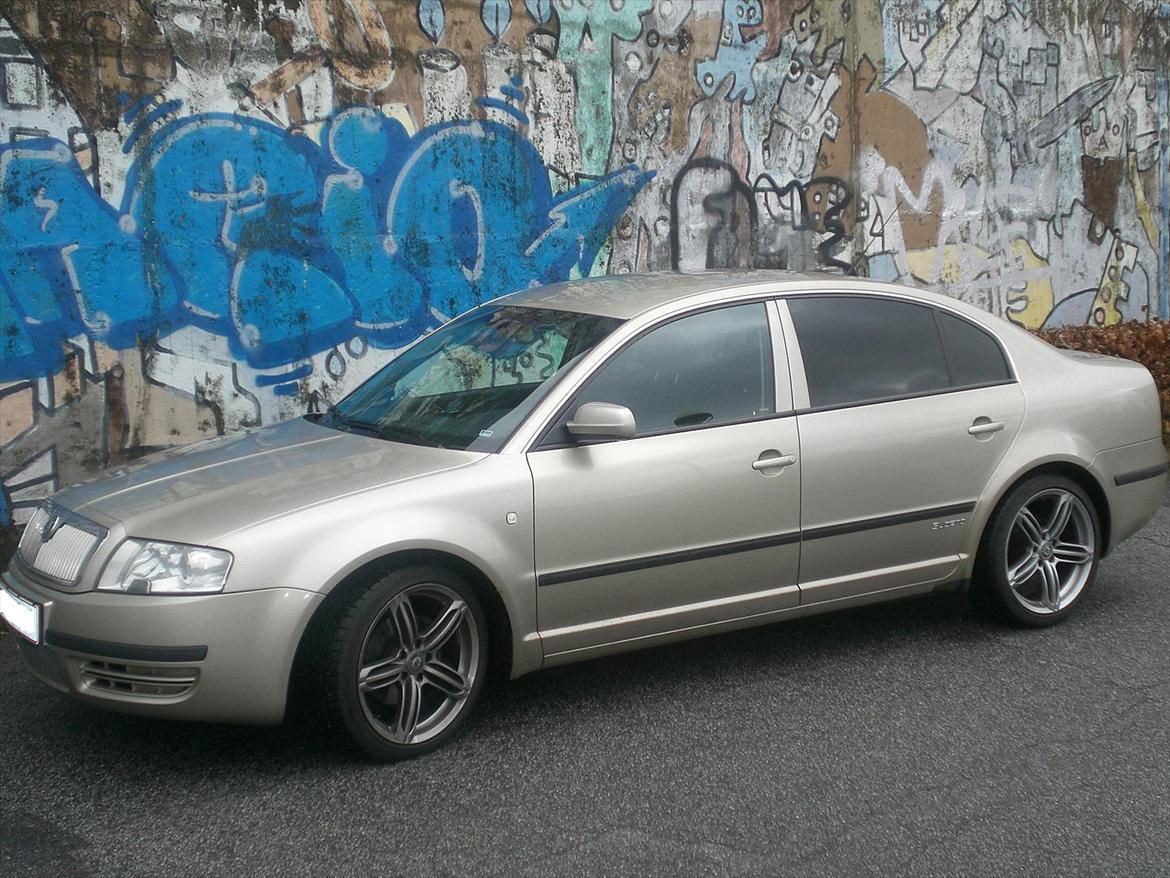 Skoda Superb (Champagnefarvet) billede 4