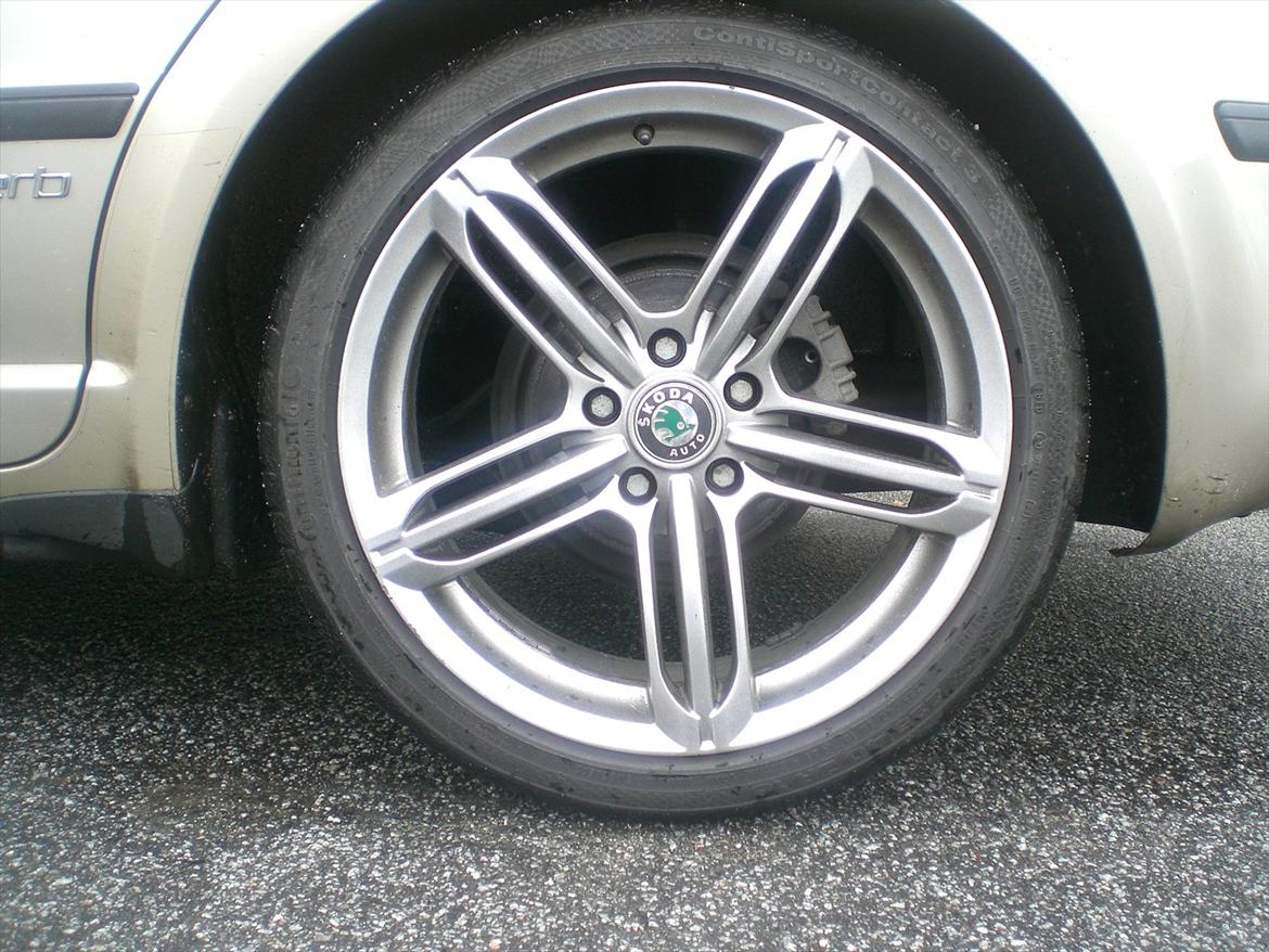 Skoda Superb (Champagnefarvet) - NEW RS6  18" billede 5