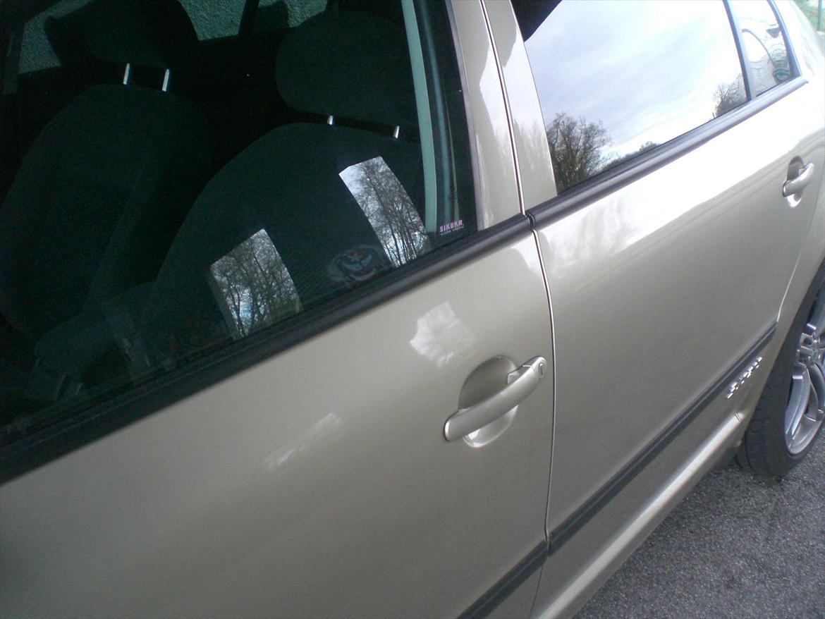 Skoda Superb (Champagnefarvet) - Dørhåndtag indfarvet billede 9