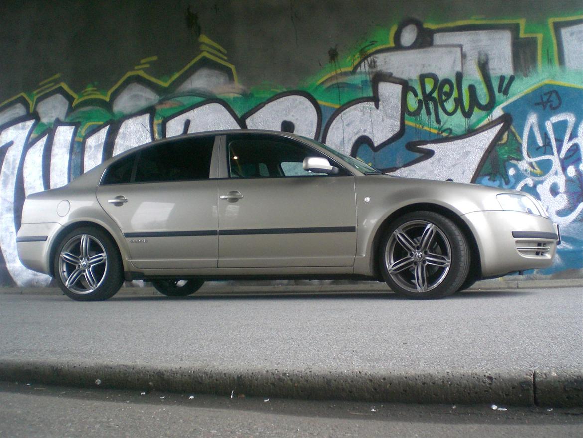 Skoda Superb (Champagnefarvet) - Mangler ord :-) billede 11