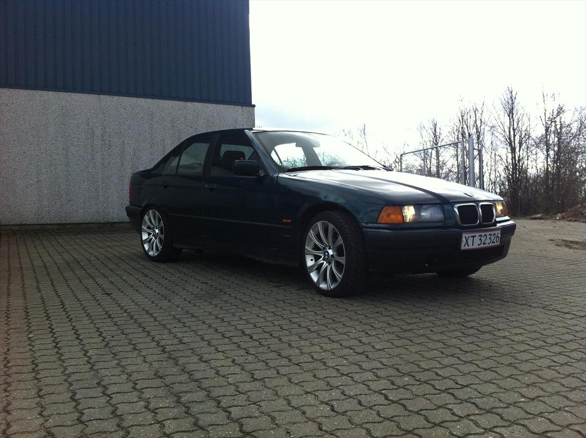 BMW E36 316i 4 dørs #solgt# billede 1