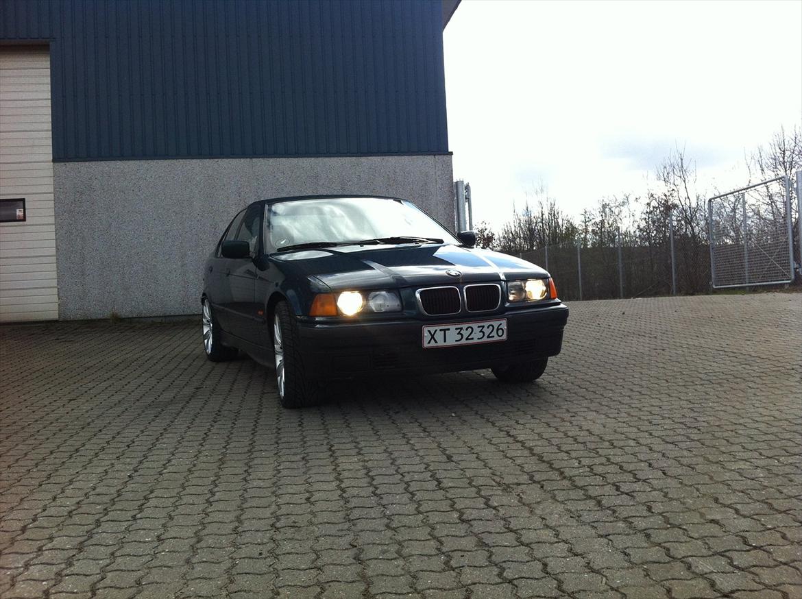 BMW E36 316i 4 dørs #solgt# billede 3