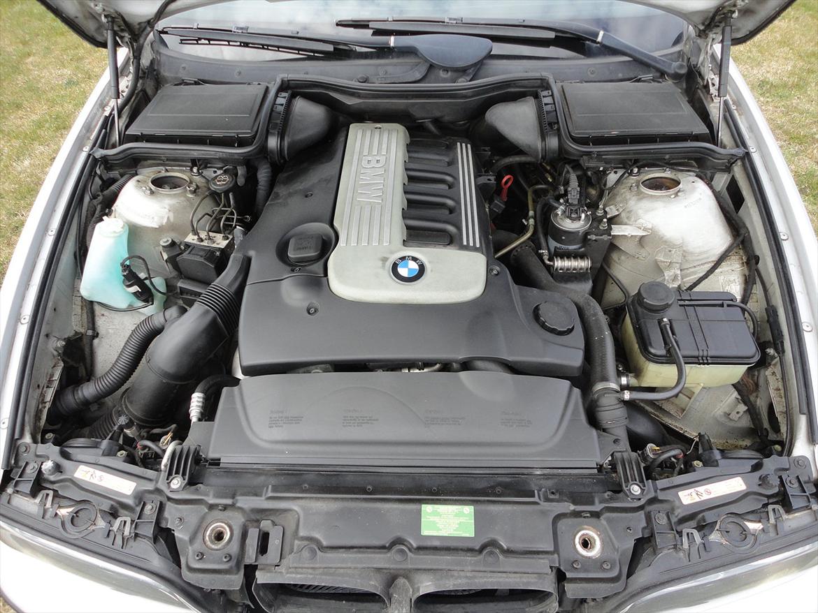 BMW 530D Touring M-EDITION billede 9