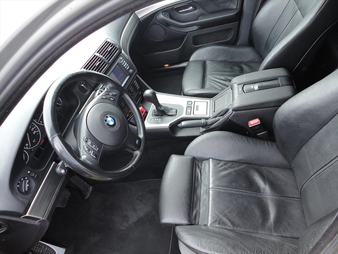 BMW 530D Touring M-EDITION billede 14