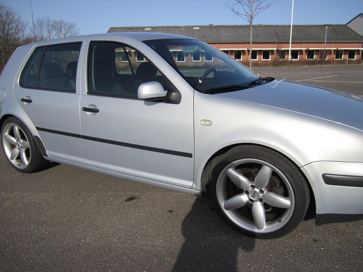 VW Golf 4 billede 2