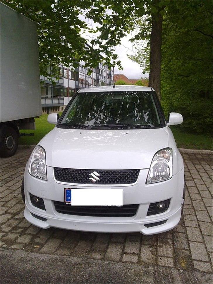 Suzuki Swift GLX billede 2