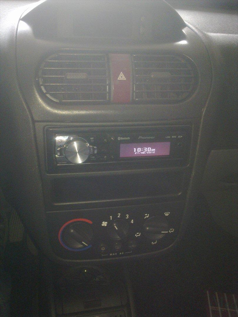 Opel Corsa C 1.7 DTI - Pioneer DEH8400-BT billede 14