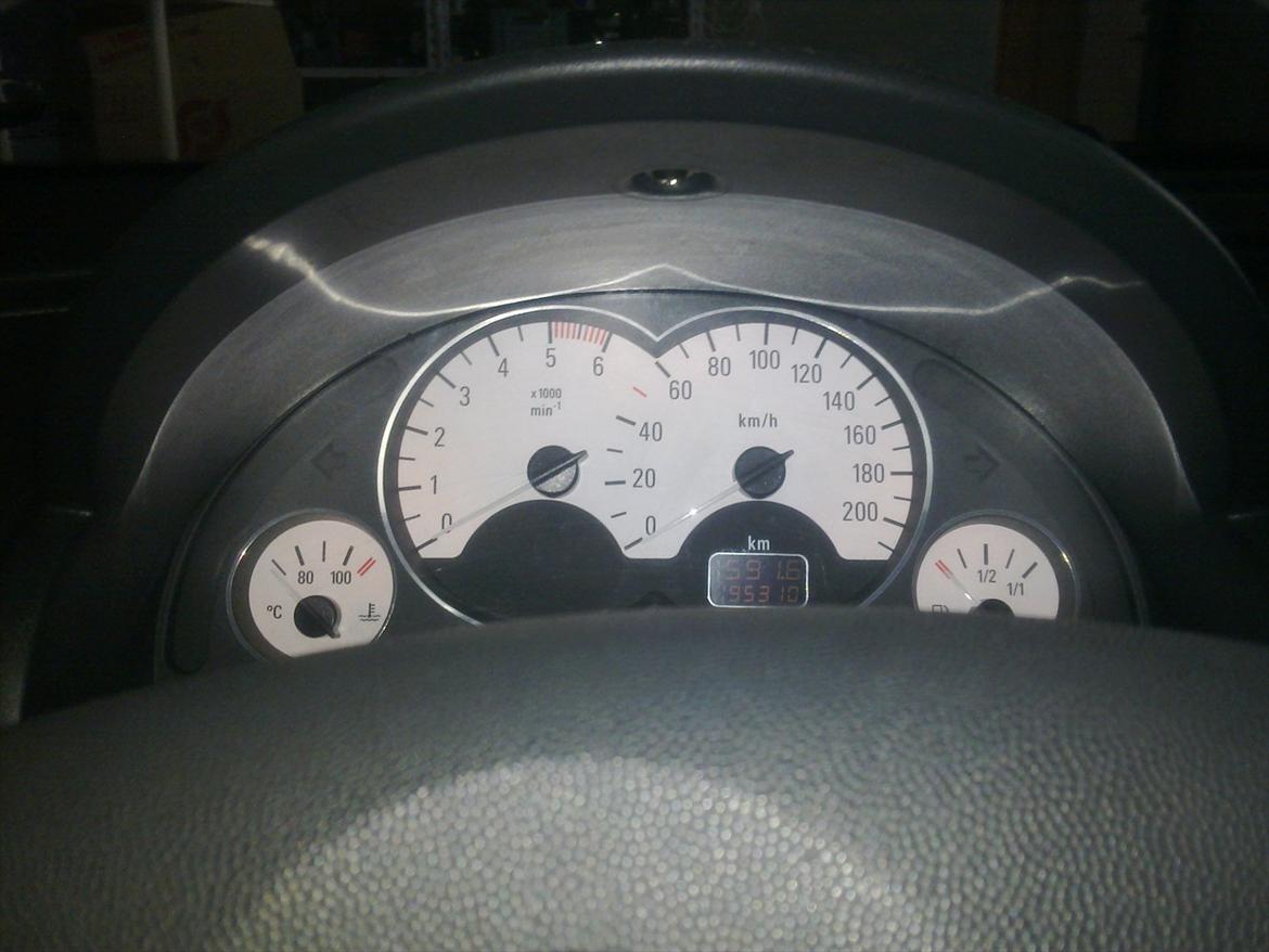 Opel Corsa C 1.7 DTI - Nu med hvide orginale urskiver billede 15