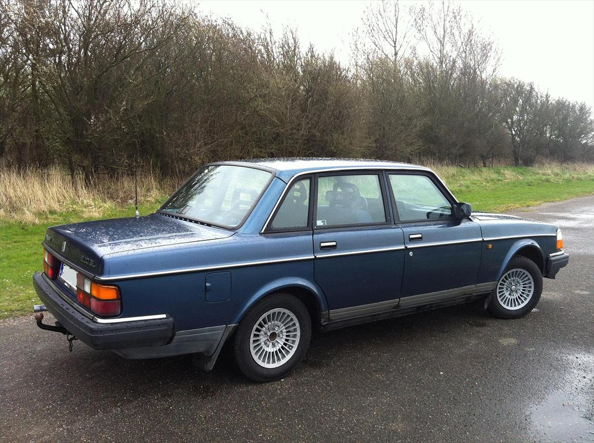 Volvo 240 GL 2.3 billede 2