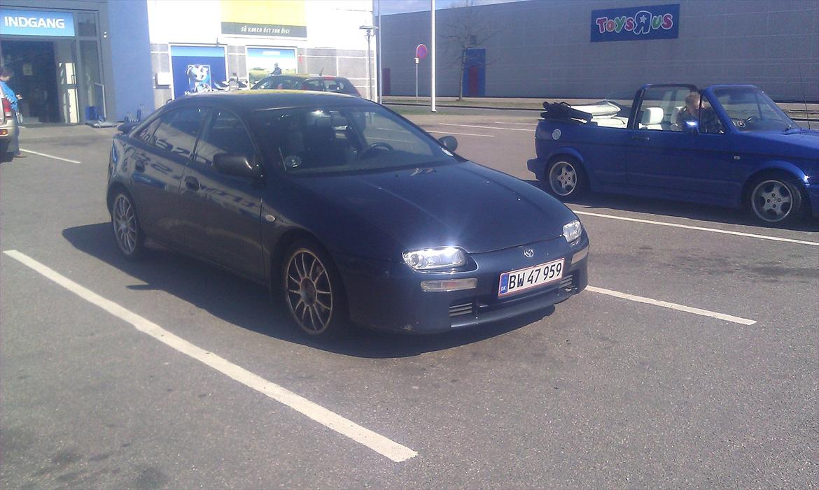 Mazda 323F BA 1,8L billede 12