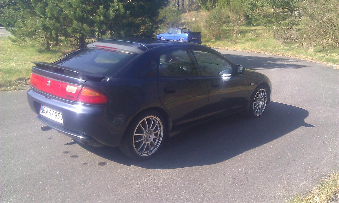 Mazda 323F BA 1,8L billede 8