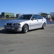 BMW 318i E46