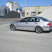 BMW 318i E46