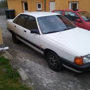 Audi 100 2,2