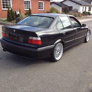 BMW E36 318i ( 320i motor )