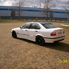BMW e36 320i/323i <byttet til e30>