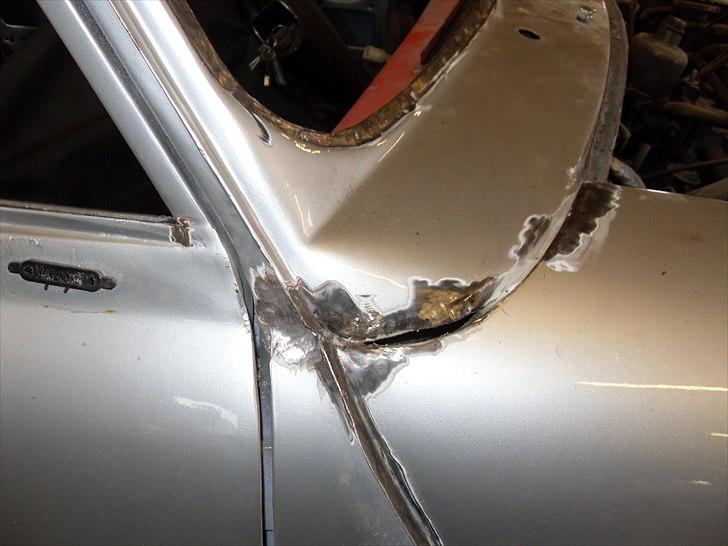 Mini morris mascot 1000 - så blev de små huller fyldt ud og slebet ned billede 9