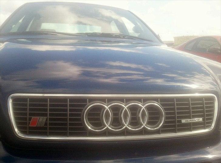 Audi A4 1.8T Quattro billede 1